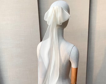 Silk Bridal Bow Veil, Modern bridal veil in silk chiffon, 100% Silk chiffon wedding veil or scarf, Big soft bouncy bow, veil alternative