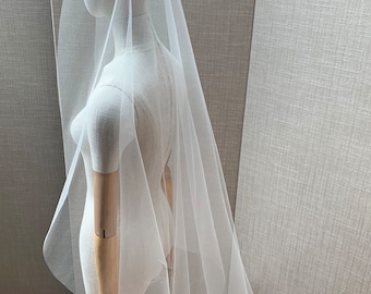 Plain Veil, Simple veil with Comb, barely there veil, Modern Spanish Mantilla Veil, Minimal Veil Cathedral length, Long cascading veil