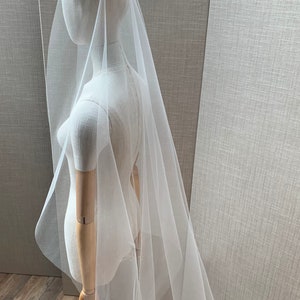 Plain Veil, Simple veil with Comb, barely there veil, Modern Spanish Mantilla Veil, Minimal Veil Cathedral length, Long cascading veil