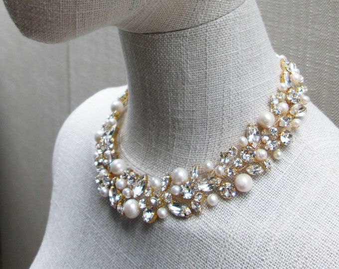 Pearl and crystal necklace, Bridal statement necklace cultured freshwater pearl, Sparkly Premium Crystal and real pearl bridal bib necklace