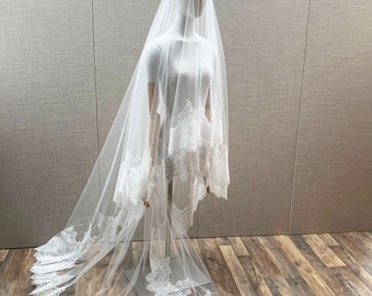 Lace veil with blusher, Chantilly lace trim veil, Floor length soft wedding veil, Long cascading veil with delicate lace and scalloped edge
