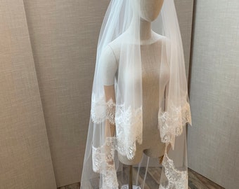 Lace veil with blusher, Chantilly lace trim veil, Floor length soft wedding veil, Long cascading veil with delicate lace and scalloped edge