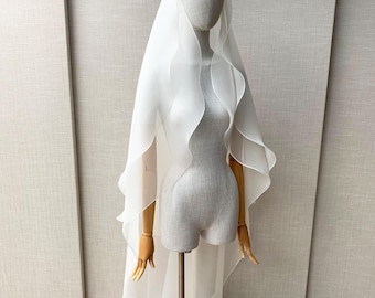 Silk veil, Exquisite bridal veil in 100% silk organza, Couture Bridal veil with blusher, Cathedral long cascading veil