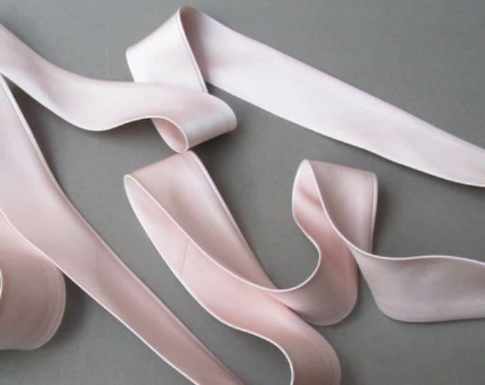 Bridal sash belt in pink, Blush silk Duchess satin sash belt, Couture bridal sash, Silk satin ribbon sash, Wedding sash in blush / soft pink