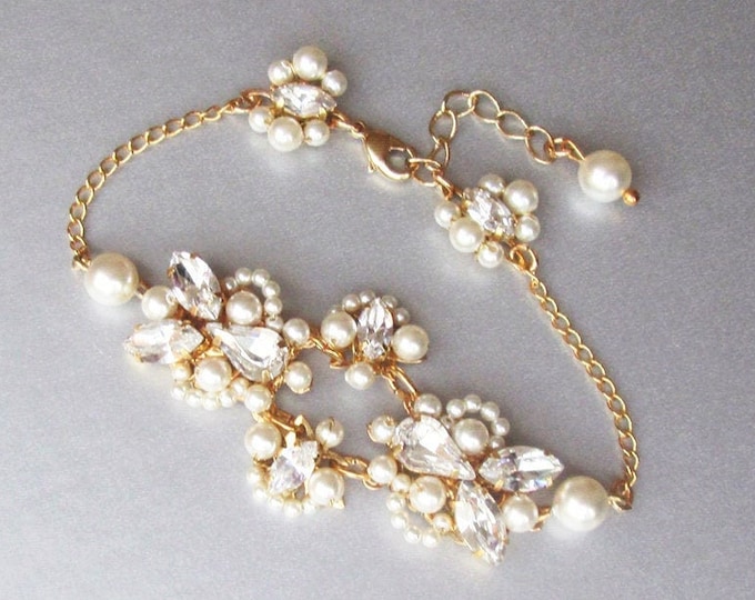 Crystal and pearl bridal bracelet, Delicate bracelet, Wedding jewelry set, Pearl bracelet in gold, silver with pearls