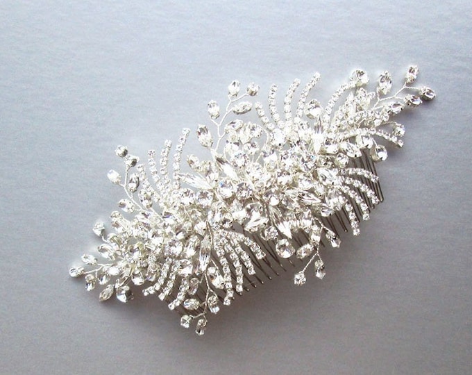 Crystal hair comb, Bridal crystal hair comb, Rhinestone bridal comb, Sparkly bridal headpiece, Wedding comb, Gatsby Bridal comb