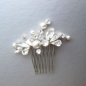 Crystal and pearl bridal hair comb, Bridal comb, Rhinestone wedding hair comb, Small bridal hair comb hair vine