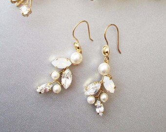 Bruidskristal en pareloorbellen, Kristallen opaal bruidsoorbellen, Leaf vine oorbellen, Bruidsmeisjes drop oorbellen in goud of zilver