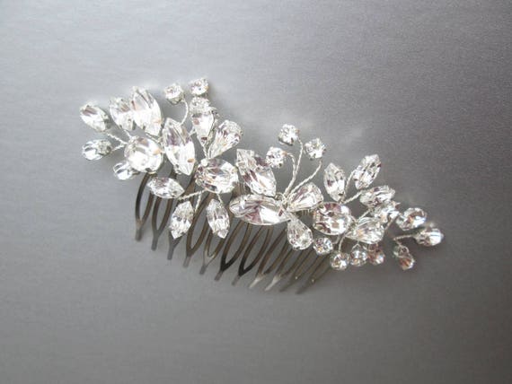 Crystal hair comb, Bridal crystal hair comb, Rhinestone bridal comb, Sparkly bridal headpiece, Wedding hair comb, Bridal comb