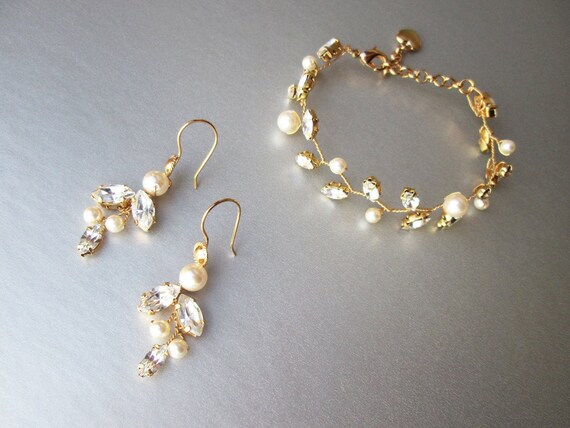 Crystal and pearl bridal bracelet, Delicate bracelet, Leaf vine Wedding jewelry set, Pearl bracelet in gold, silver