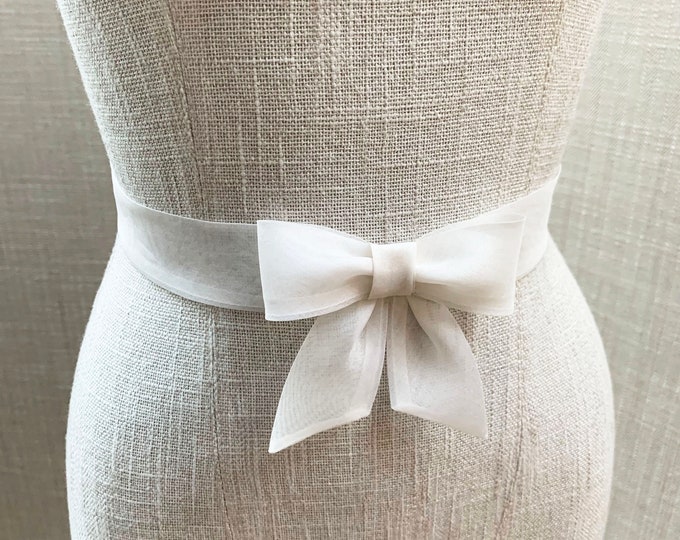 Silk Bow belt inch and quarter wide, Silk organza sash with center bow, Wedding belt fitted with hidden clasp, Couture belt with tails 1.25"