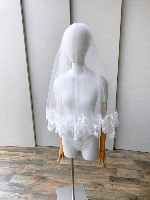 Lace veil with blusher, Chantilly lace trim veil, Fingertip length soft wedding veil, Bridal veil with delicate lace and scalloped edge