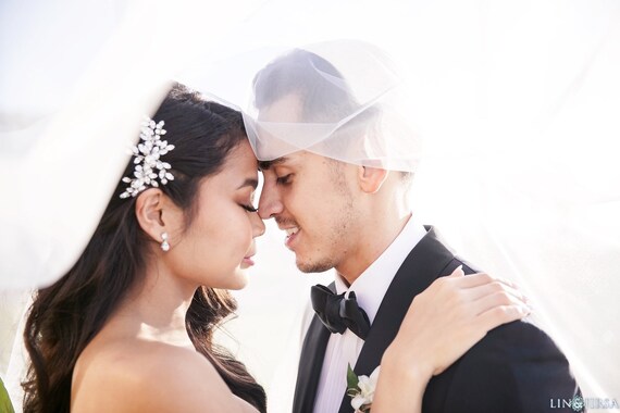 Crystal hair comb, Bridal crystal hair comb, Rhinestone bridal comb, Sparkly bridal headpiece, Wedding comb, Bridal pearl comb
