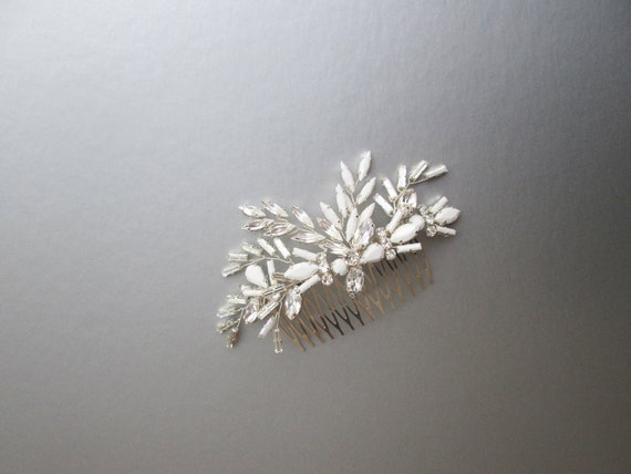 Crystal hair comb, Bridal crystal hair comb, Rhinestone bridal comb, White bridal headpiece, Wedding hair comb, Chalk white