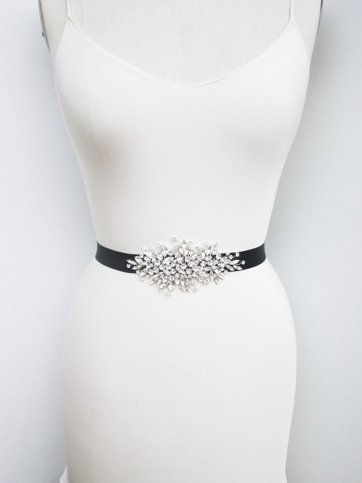 Side Bow pearl bridal belt sash, Crystal wedding belt, Premium European  Crystal and pearl bridal belt, Rhinestone Bridal belt in gold silver