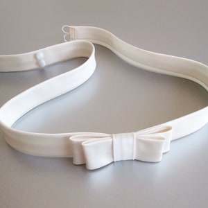Double bow Silk satin bridal belt sash, Silk satin one inch belt, Couture bridal belt, Button closure wedding belt, Fitted bridal belt