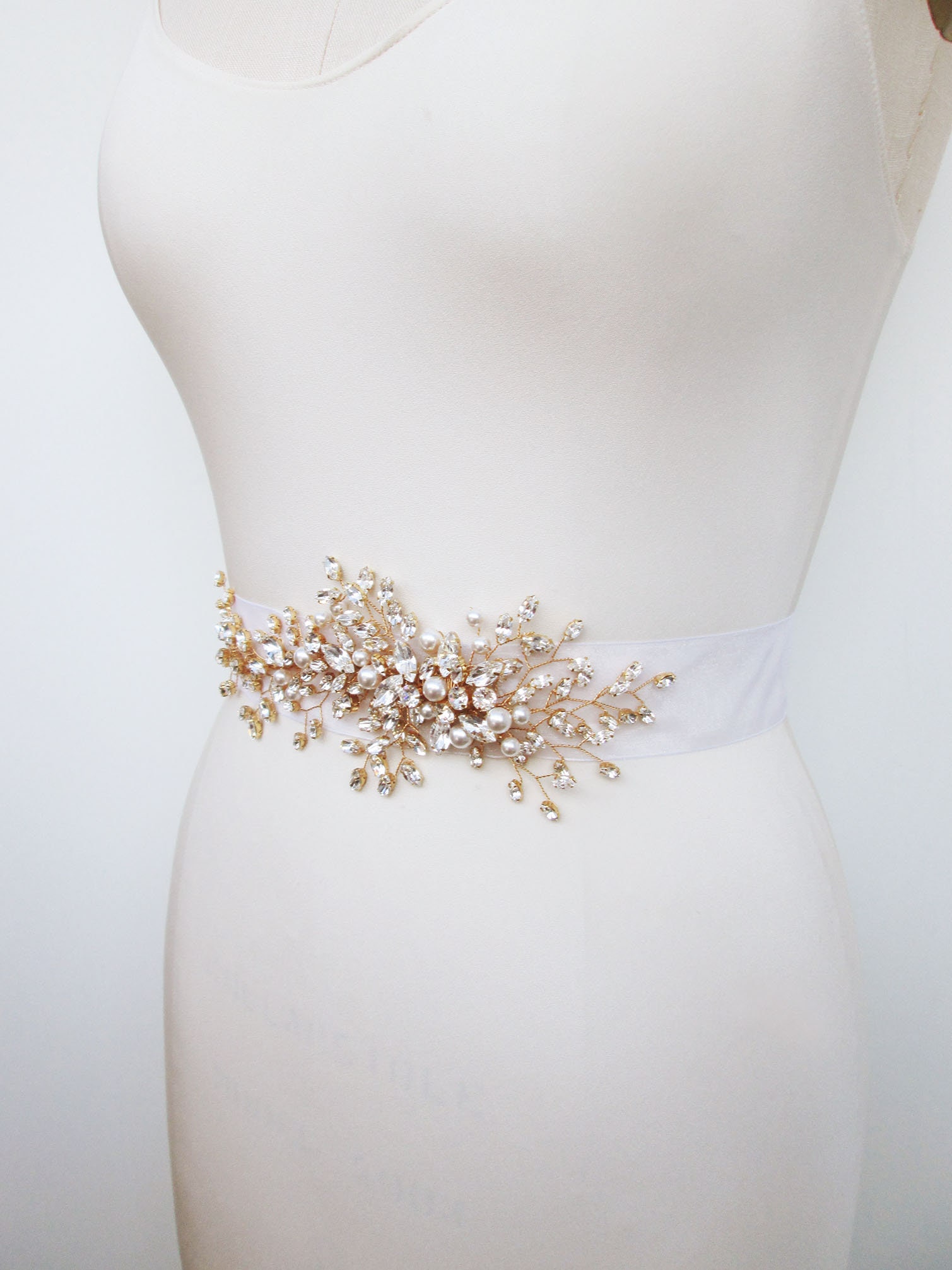 Exquisite bridal belt sash, Crystal and pearl wedding belt, Organza