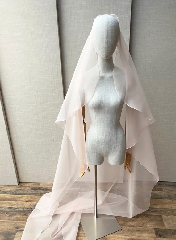 Blush pink Silk veil Bridal veil in silk organza, Exquisite 100% Silk organza wedding veil single tier, Couture Bridal sheer long veil