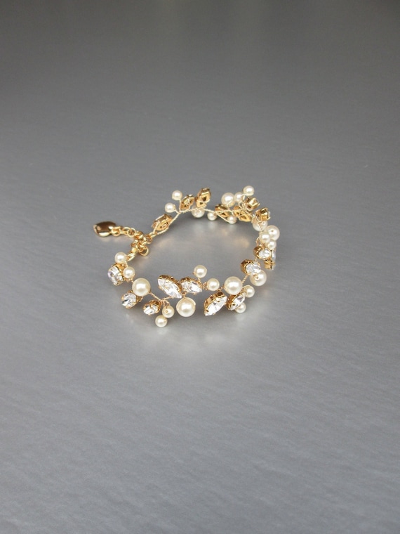 Crystal and pearl bridal bracelet, Delicate Premium European Crystal bracelet, Wedding jewelry, Pearl bracelet in gold, silver, rose gold