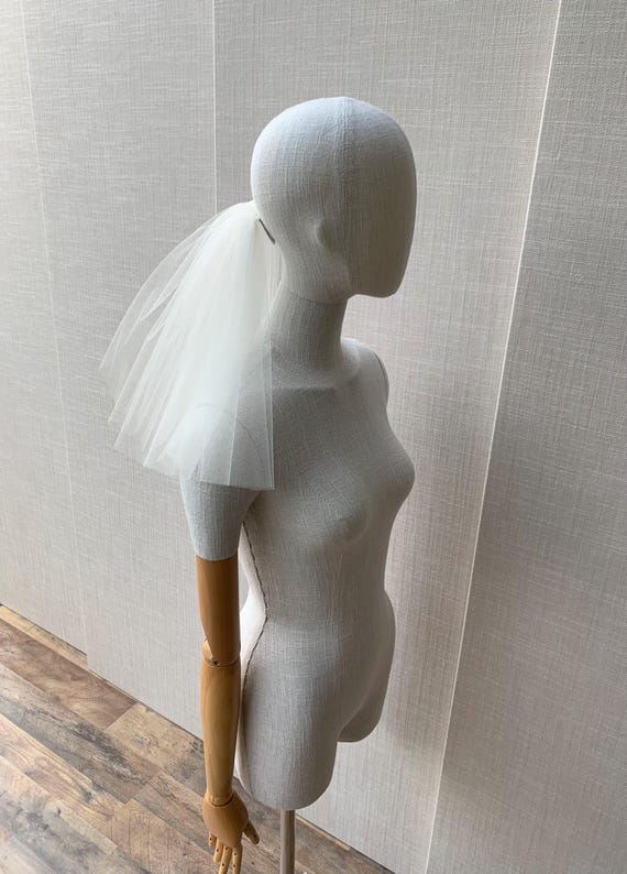 Short bridal veil, Small ivory puffy wedding veil straight cut, Laser cut edge bridal veil