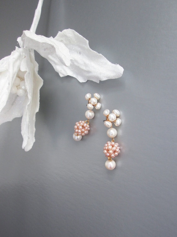 Fine pearl drop earrings cultured freshwater pearls, Large drop earrings Dangling, Long pearl earring mauve and white pearls