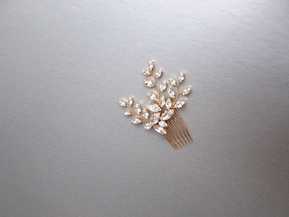 Crystal hair comb, Bridal crystal hair comb, Dainty crystal hair comb, Sparkly bridal headpiece, Wedding hair comb, Bridal comb