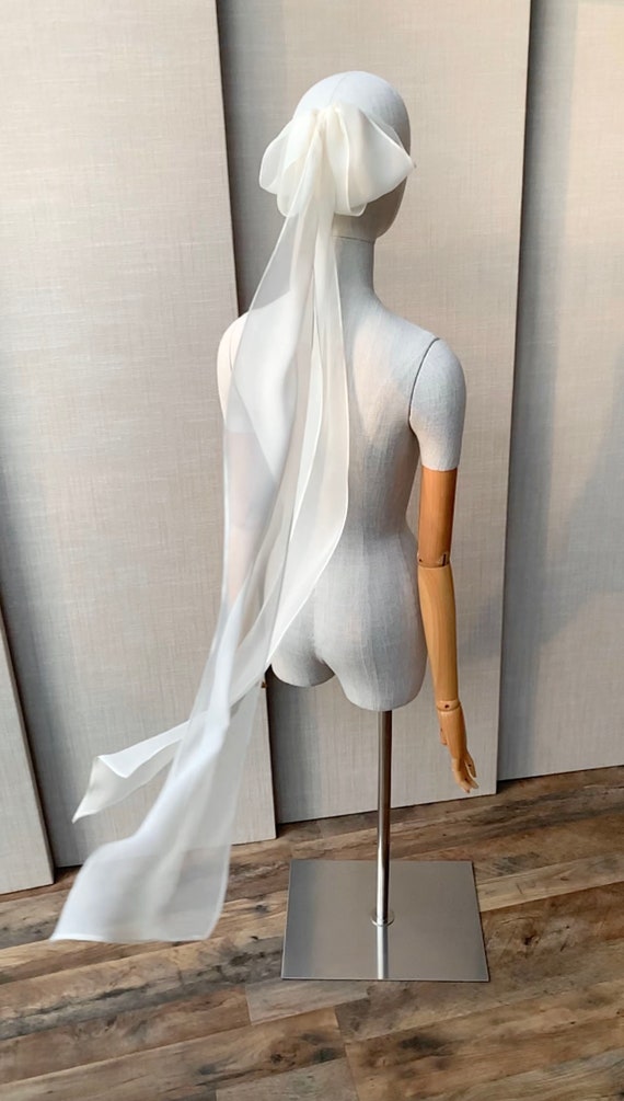 Silk Bridal Bow Veil, Modern bridal veil in silk chiffon, 100% Silk chiffon wedding veil or scarf, Big soft bouncy bow, veil alternative
