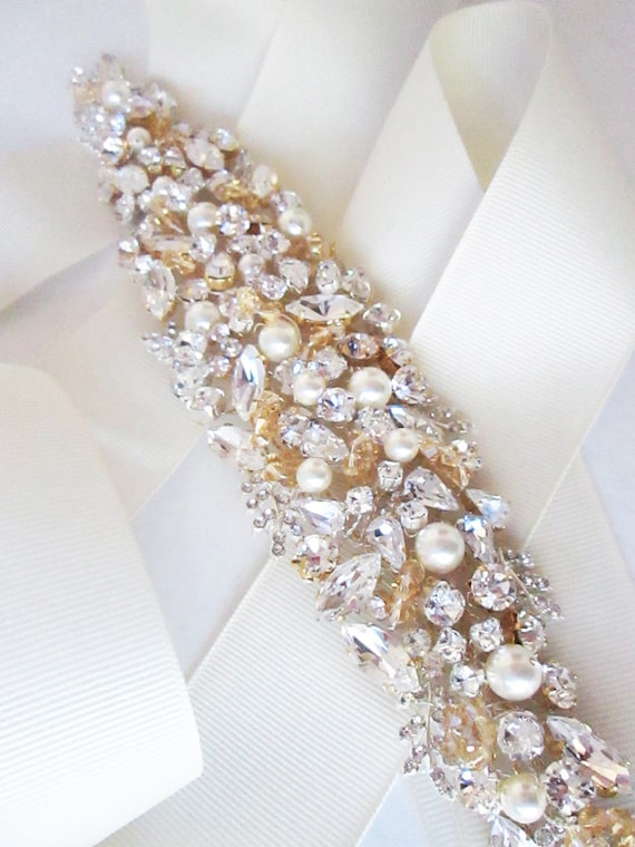 Bridal belt, Bridal crystal appliqué, Bridal crystal belt sash, Wedding crystal belt, Crystal and pearl bridal floral belt, Gold belt