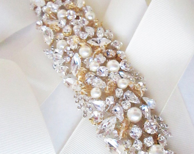 Bridal belt, Bridal crystal appliqué, Bridal crystal belt sash, Wedding crystal belt, Crystal and pearl bridal floral belt, Gold belt