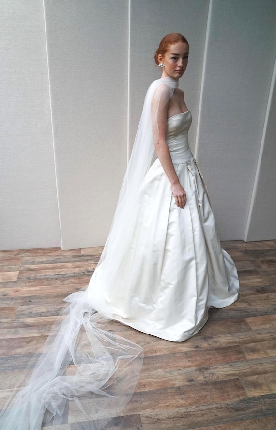 Silk Tulle Bridal scarf, Modern Wedding Veil Alternative, silk shawl, Warm ivory