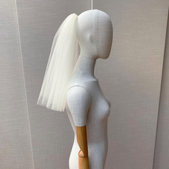 Bridal veil, Short ivory wedding veil straight cut, Laser cut edge bridal veil