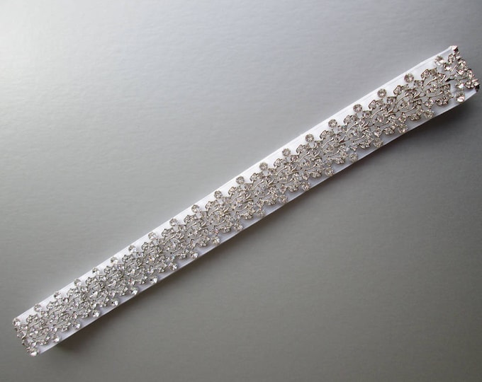 Bridal belt, Crystal bridal belt, crystal fitted bridal belt, Rhinestone belt sash, Wedding belt sash with clasp in gold or silver