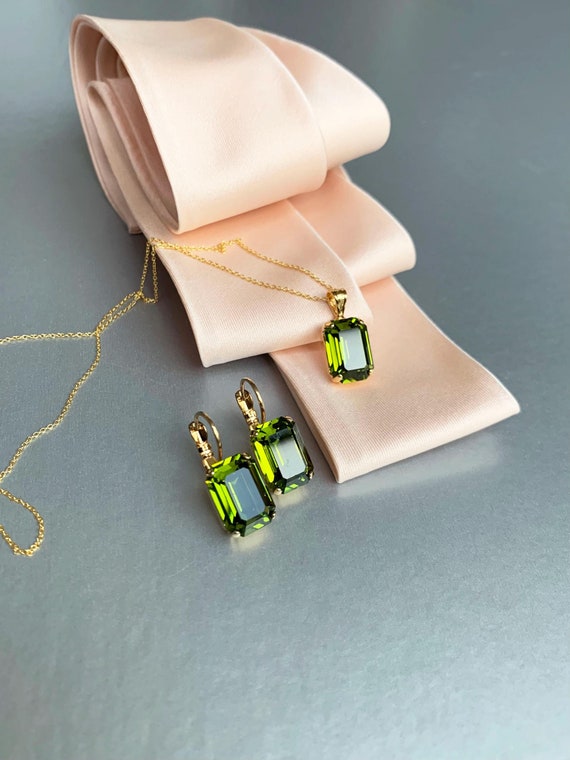 Green crystal jewelry set, Crystal earrings necklace set, Bright olive green color jewelry set in gold, silver, rose gold