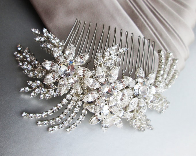 Crystal hair comb, Bridal crystal hair comb, Rhinestone bridal comb, Sparkly bridal headpiece, Wedding comb, Gatsby Bridal comb