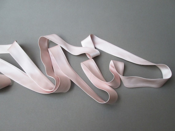 Bridal sash belt in pink, Blush silk Duchess satin sash belt, Couture bridal sash, Silk satin ribbon sash, Wedding sash in blush / soft pink