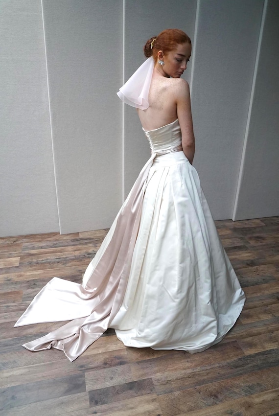 Satin sash belt, Silk Satin scarf, Modern bridal scarf in soft 100% Silk charmeuse, Flared scarf for wedding or special occasion, Waist sash