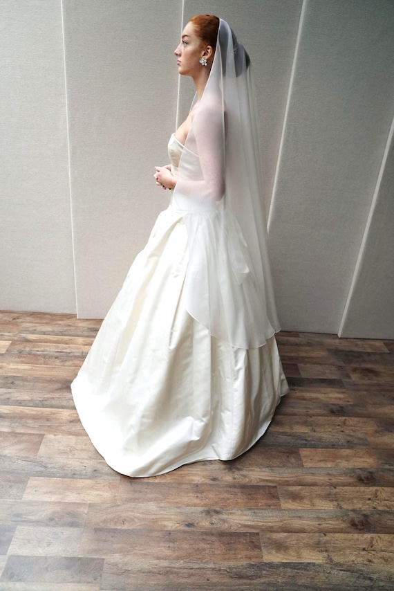 Silk Mantilla veil, Exquisite bridal veil in 100% silk organza, Couture Bridal veil single tier, Waltz length cascading veil, Ballet veil