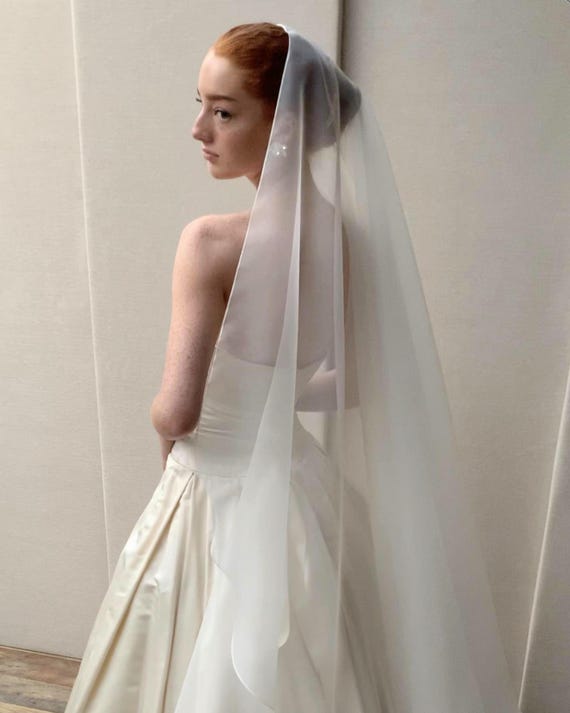 Silk Mantilla veil, Exquisite bridal veil in 100% silk organza, Couture Bridal veil single tier, Waltz length cascading veil, Ballet veil