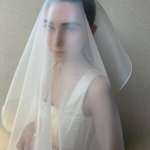 Velo di seta, Velo da sposa squisito in organza di seta al 100%, Velo da sposa Couture con fard, Velo lungo a cascata da cattedrale immagine 19