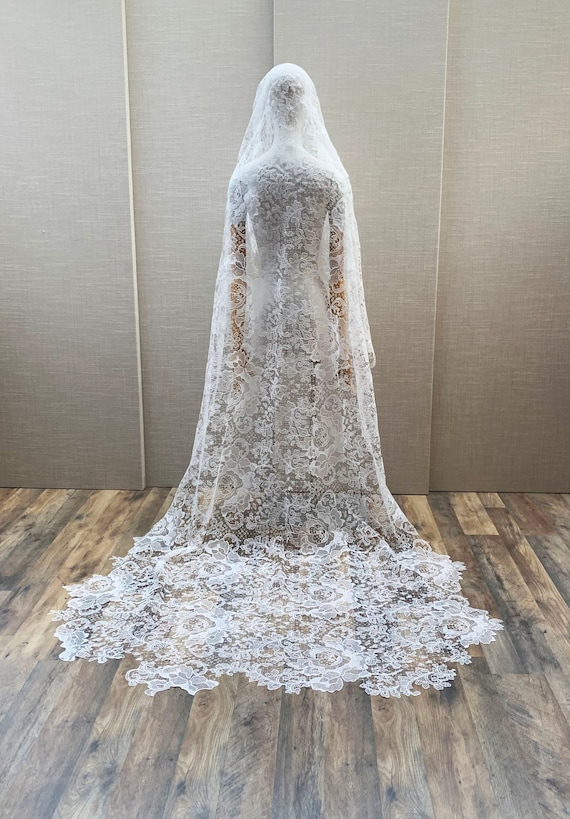 Lace veil, Alencon lace Chapel length Mantilla veil, Wedding veil soft white, Long veil with delicate lace  Spanish Mantilla
