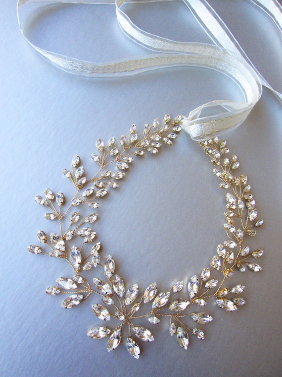 Bridal Premium European Crystal necklace in gold or silver, Bridal statement necklace, Bridal bib necklace, Sparkly rhinestone necklace