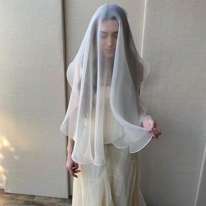 Velo di seta, Velo da sposa squisito in organza di seta al 100%, Velo da sposa Couture con fard, Velo lungo a cascata da cattedrale immagine 18