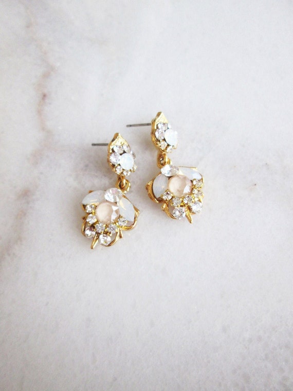 Pastel Ivory cream opal Bridal crystal earrings, Premium European Crystal earrings, Gold dangling earrings, Champagne ivory wedding earrings