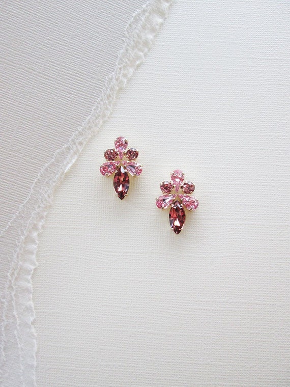 Blush rose Bridal crystal earrings, Crystal bridal stud earrings, Rhinestone studs in pink blush, light rose