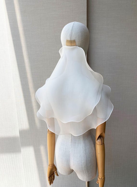 Silk veil, "Under-the-bun" style, Short bridal veil, Exquisite 100% Silk organza wedding veil, Double layer Couture Bridal silk veil