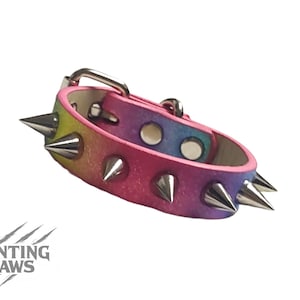 GlitterSpit & Spite Enkelrad Spikad Manschett - Regnbågsglittrigt Konstläder Spikad Pride Manschettarmband