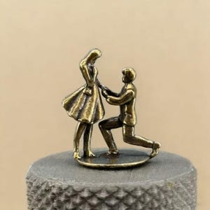 Figura de pareja de bronce vintage: romántica estatua en miniatura para decoración del hogar y regalo de boda.