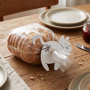 Funny Cat & Dog Bread Clips or Bag Sealers,Cute Animal Kitchen Decor,Quirky Food Storage Clips, Unique Gift for Pet Lovers,Daily Necessities