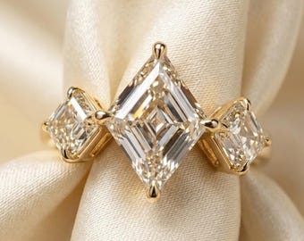Kite Cut Moissanite Engagement Ring | Three Stone Wedding Ring | Yellow Gold Promise Ring | Art Deco Bridal Ring | Anniversary Ring for Wife