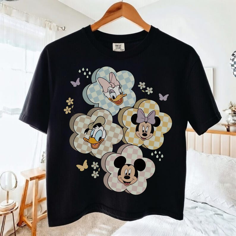 Comfort Colors® Retro Spring Mouse Friends Shirt, Vintage Disney Shirt, Mickey Mouse Shirt, Mickey Minnie Donald Daisy Tee, Disneyland Shirt bild 3